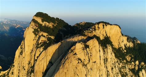 Huashan Mountain Scenic Area: A Majestic Paradise for Hiking and Breathtaking Views!