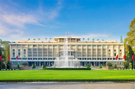 Reunification Palace: Unveiling History and Splendor Through Opulent Rooms!